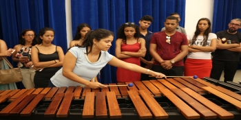 Estudantes de Miguel Calmon conhecem orquestras do NEOJIBA em Salvador