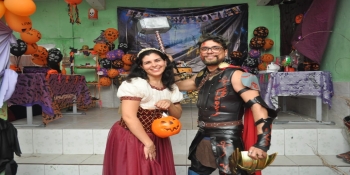 Estudantes contextualizam aprendizado da Língua Inglesa durante o Halloween 